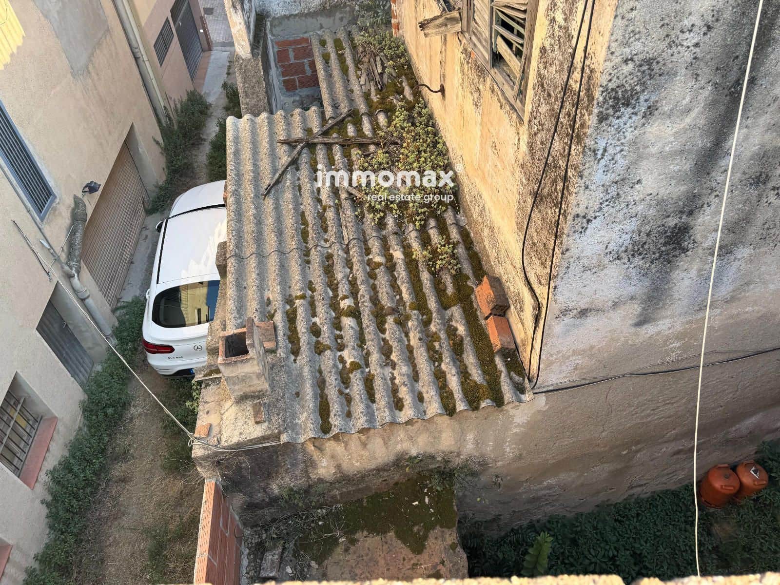 11 bedroom Townhouse for sale in Santa Eulalia de Roncana - € 390,000 (Ref: 9965690)