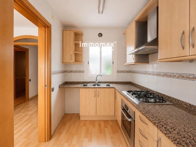 3 slaapkamer Flat te koop in Vilanova i la Geltrú - € 239.000 (Ref: 9973670)