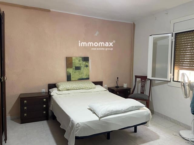 6 slaapkamer Villa te koop in Tortosa - € 126.000 (Ref: 9973826)