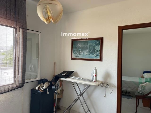 6 slaapkamer Villa te koop in Tortosa - € 126.000 (Ref: 9973826)