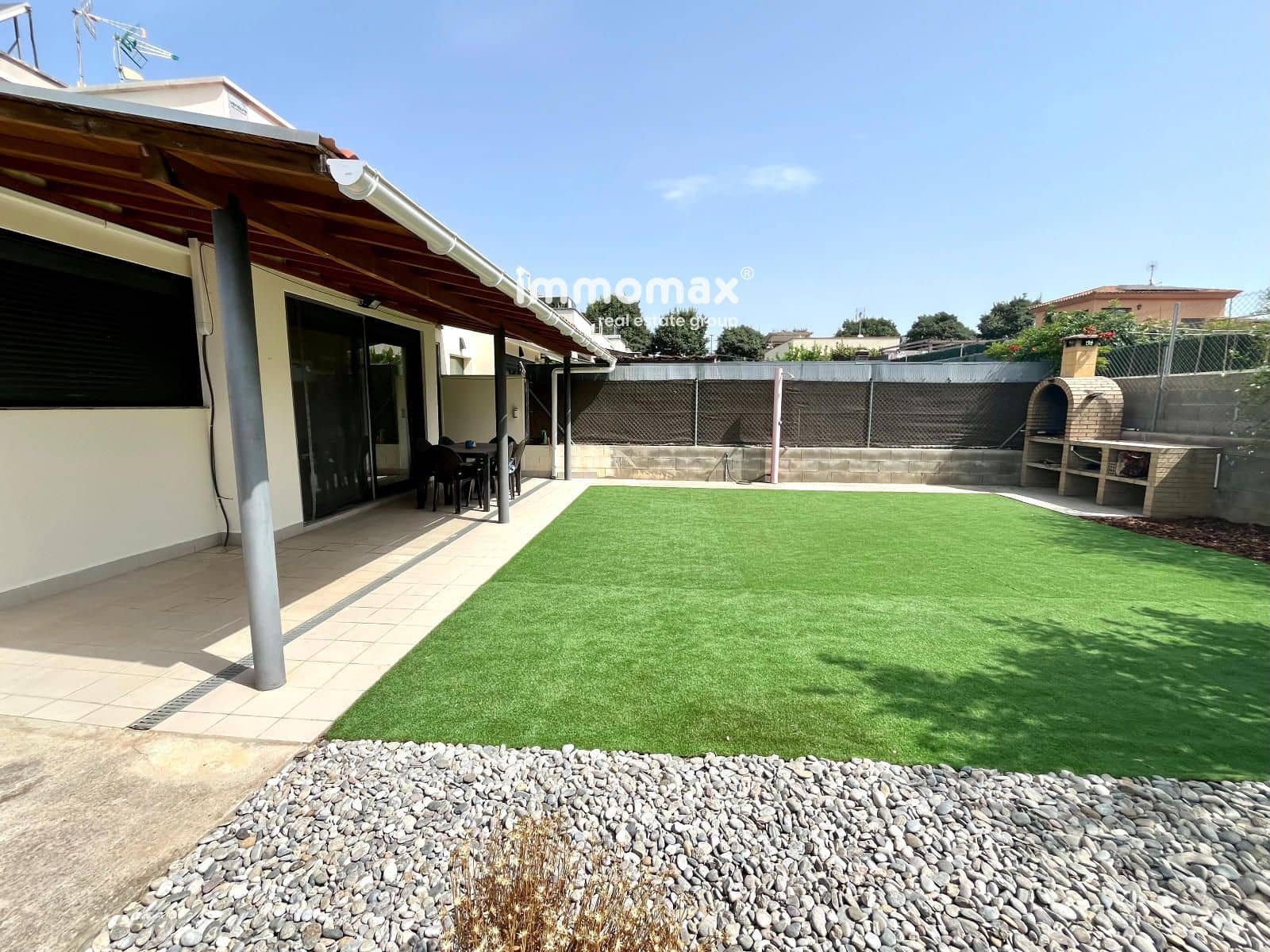 3 sovrum Villa till salu i Barcelona stad med garage - 399 000 € (Ref: 9987159)