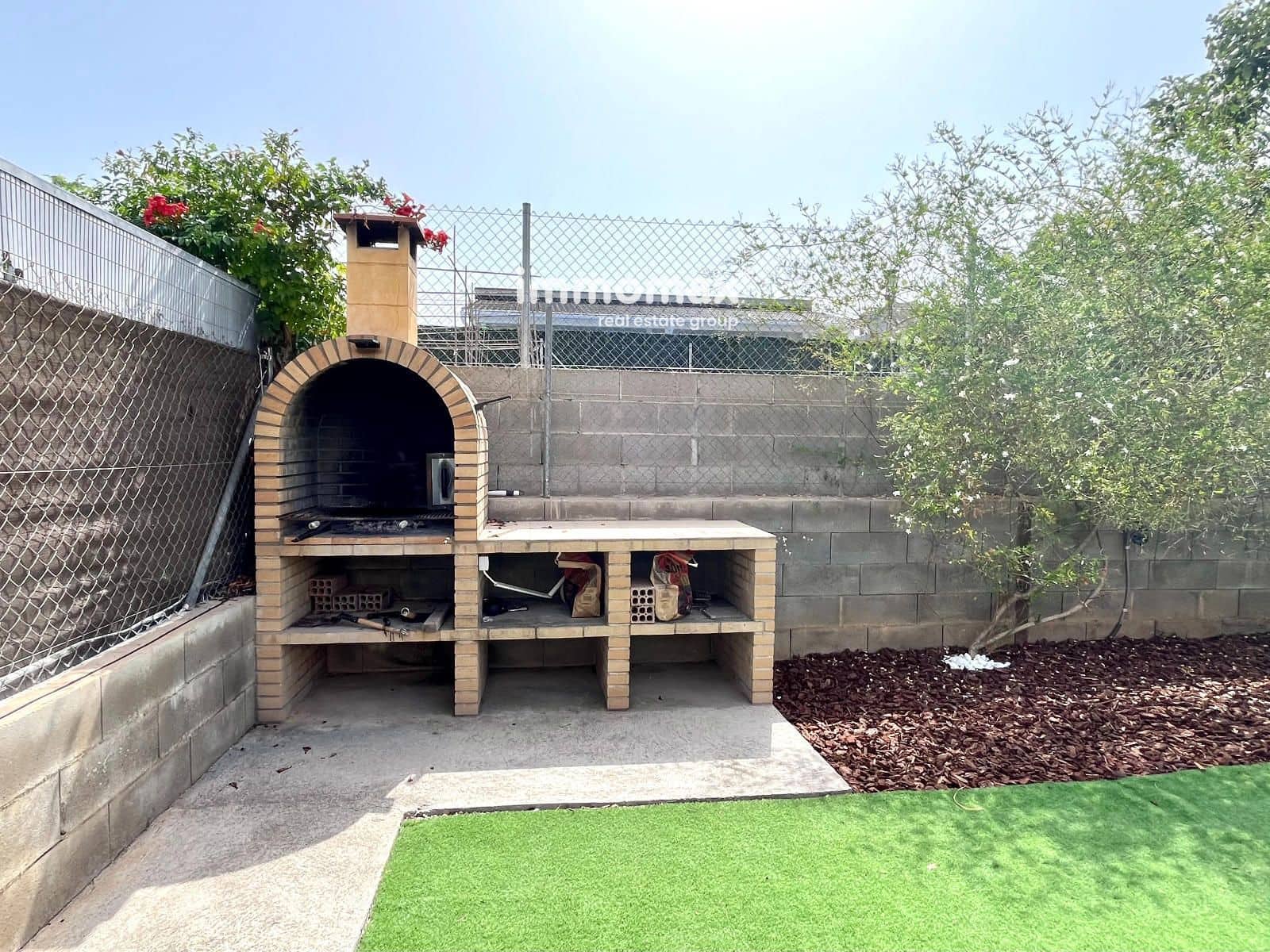 3 sovrum Villa till salu i Barcelona stad med garage - 399 000 € (Ref: 9987159)