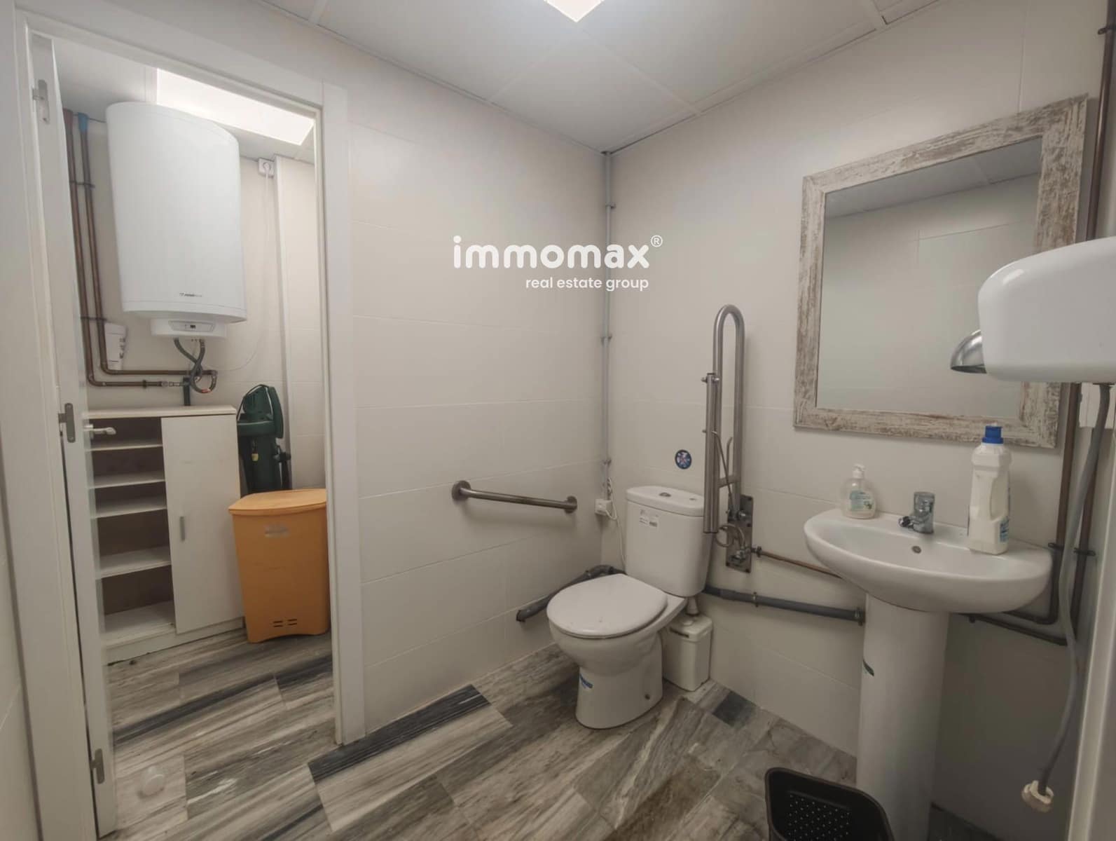 Gewerbe zu vermieten in Castelldefels - 1.700 € (Ref: 9996213)