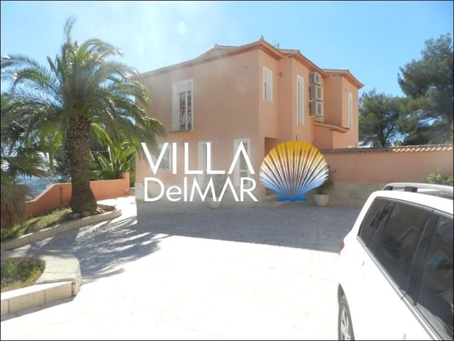 Chalet de 3 habitaciones en Calpe / Calp en venta con piscina garaje - 780.000 € (Ref: 5680867)