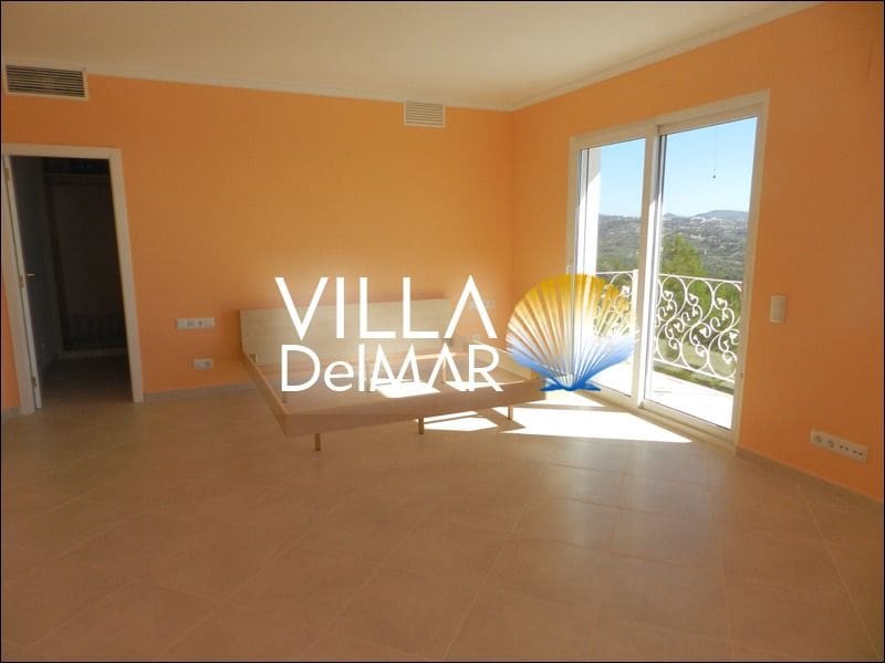 Chalet de 3 habitaciones en Calpe / Calp en venta con piscina garaje - 780.000 € (Ref: 5680867)