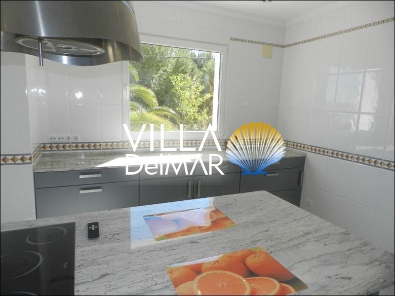 Chalet de 3 habitaciones en Calpe / Calp en venta con piscina garaje - 780.000 € (Ref: 5680867)