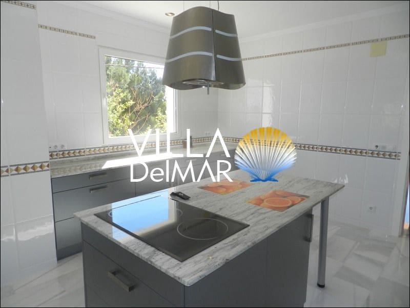 Chalet de 3 habitaciones en Calpe / Calp en venta con piscina garaje - 780.000 € (Ref: 5680867)