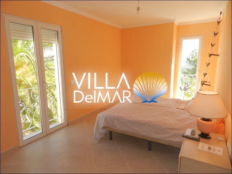 Chalet de 3 habitaciones en Calpe / Calp en venta con piscina garaje - 780.000 € (Ref: 5680867)