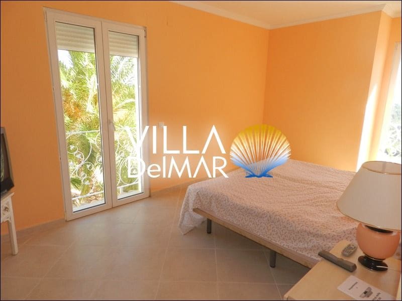 Chalet de 3 habitaciones en Calpe / Calp en venta con piscina garaje - 780.000 € (Ref: 5680867)