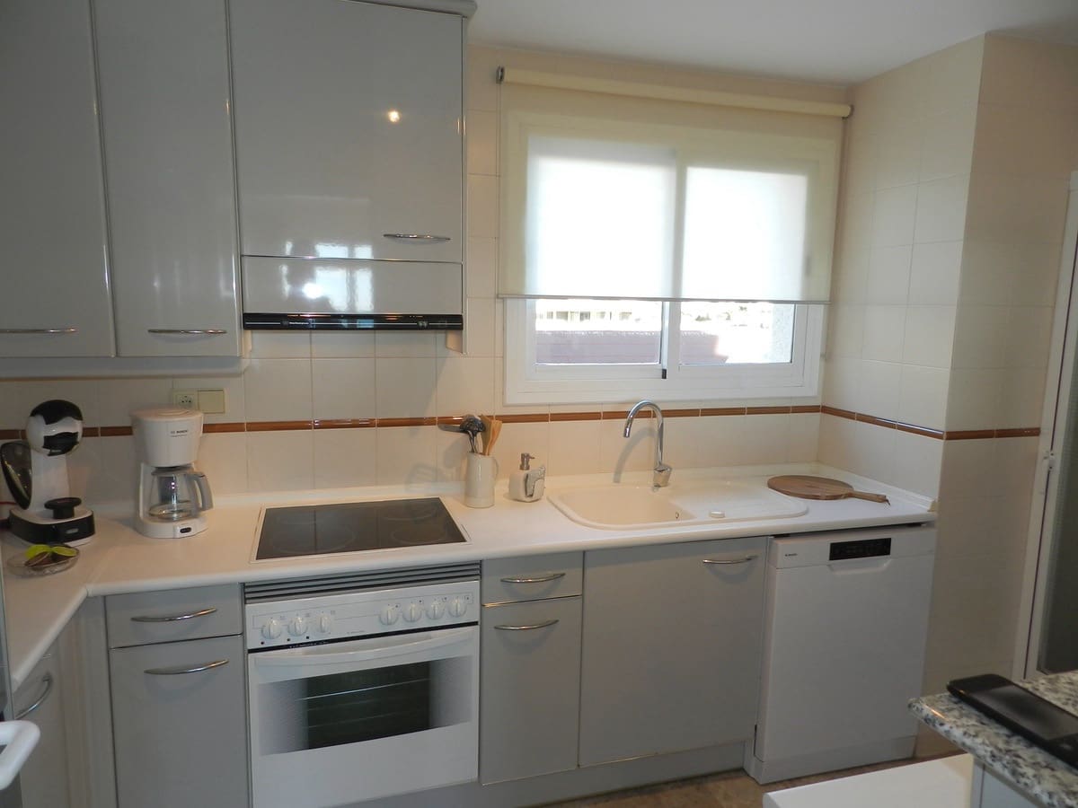 2 bedroom Beach Apartment for holiday rental in Calpe / Calp with pool garage - € 764 (Ref: 7409457)