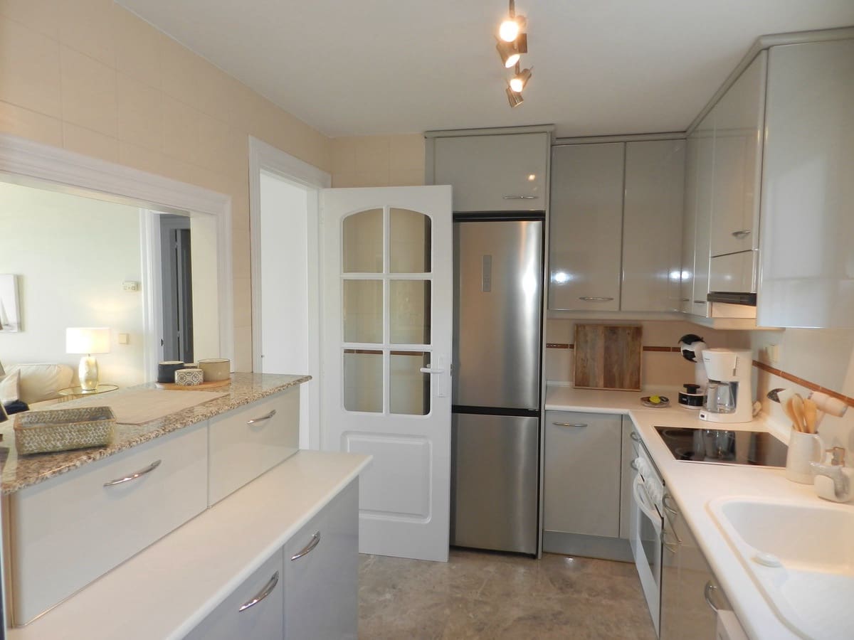 2 bedroom Beach Apartment for holiday rental in Calpe / Calp with pool garage - € 764 (Ref: 7409457)