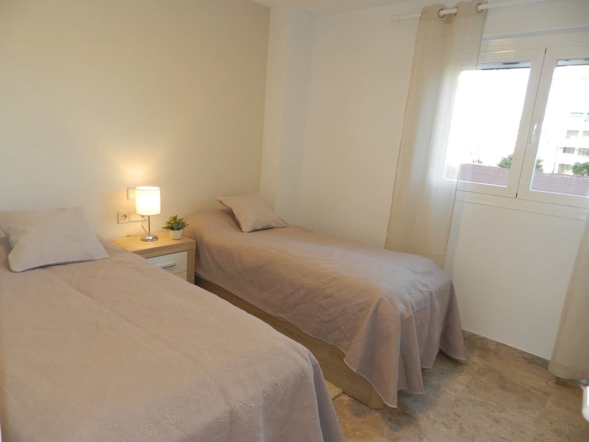 2 bedroom Beach Apartment for holiday rental in Calpe / Calp with pool garage - € 764 (Ref: 7409457)