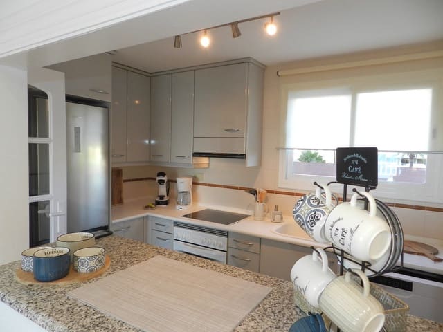 2 bedroom Beach Apartment for holiday rental in Calpe / Calp with pool garage - € 764 (Ref: 7409457)