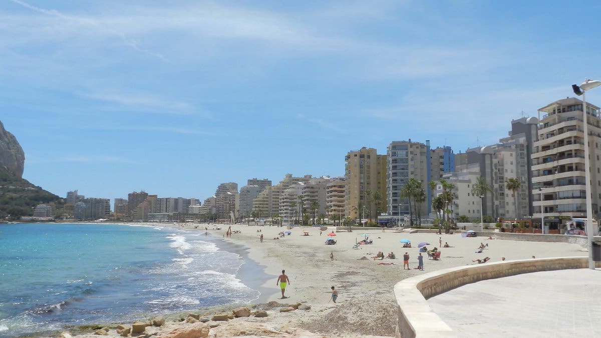 2 bedroom Beach Apartment for holiday rental in Calpe / Calp with pool garage - € 764 (Ref: 7409457)