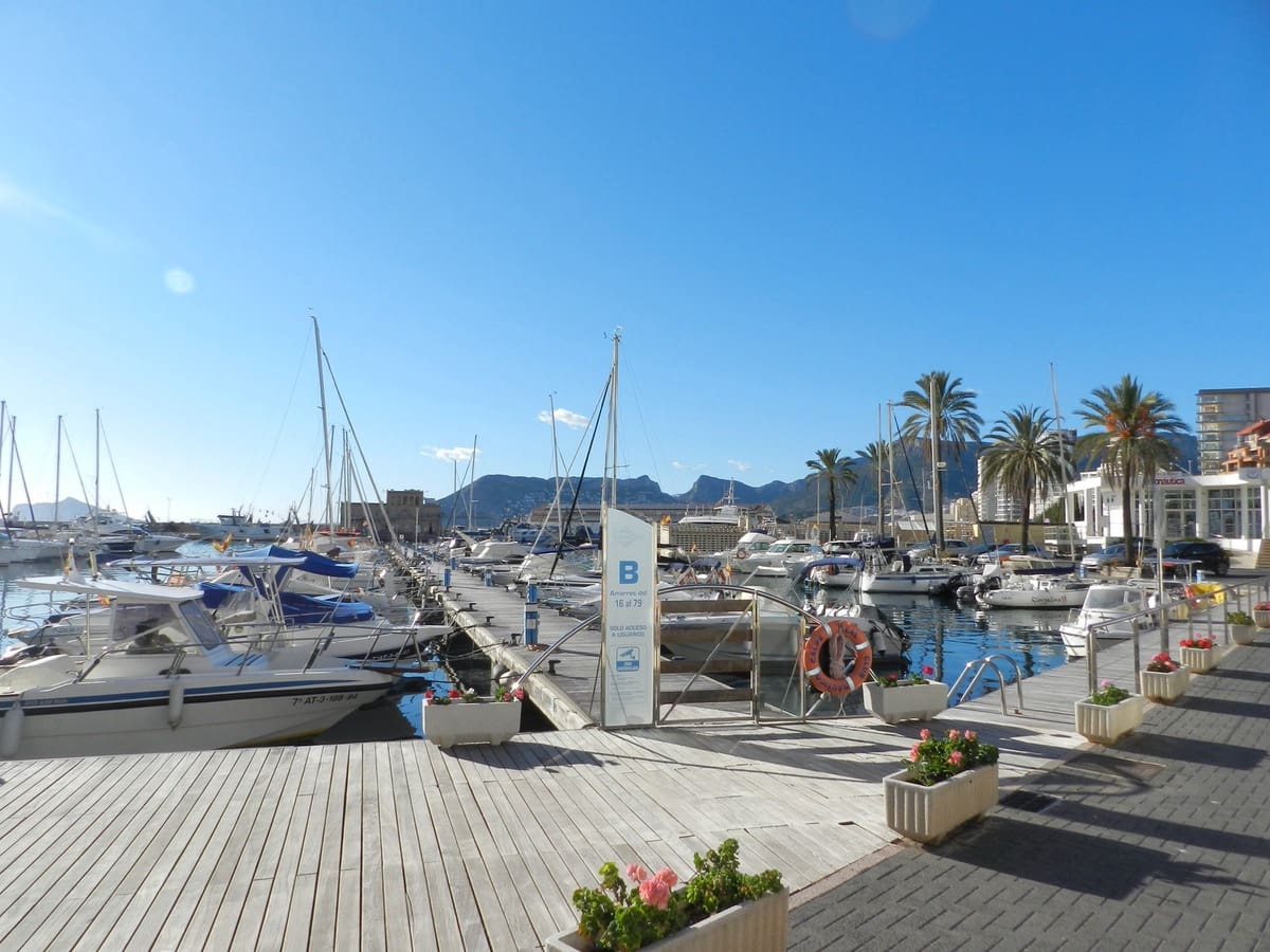 2 bedroom Beach Apartment for holiday rental in Calpe / Calp with pool garage - € 764 (Ref: 7409457)