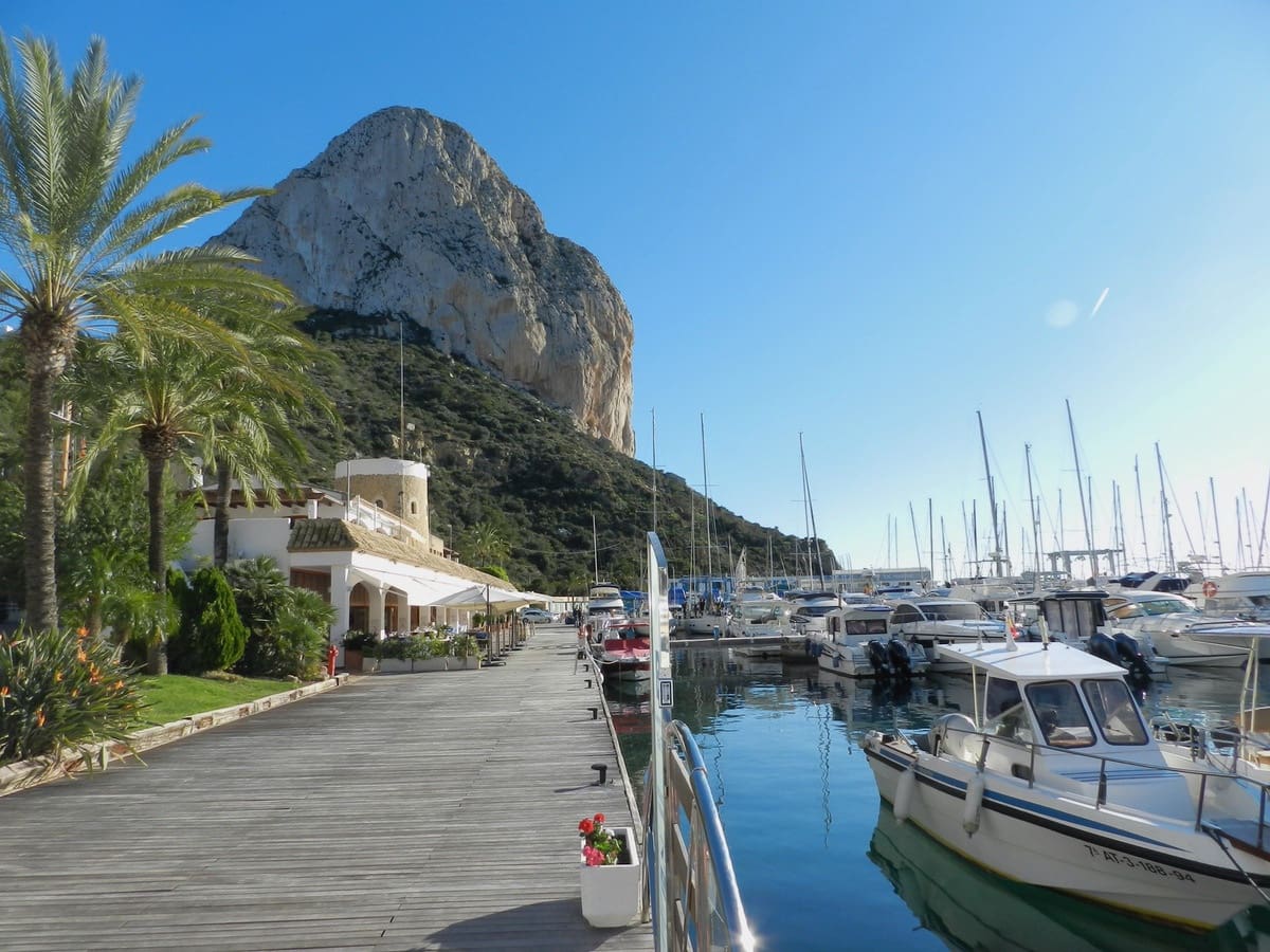 2 bedroom Beach Apartment for holiday rental in Calpe / Calp with pool garage - € 764 (Ref: 7409457)