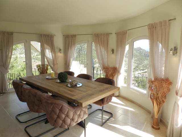 Villa/Maison de 1 chambre de location de vacances à Maryvilla, Calpe / Calp avec piscine garage - 824 € (Ref: 7471376)