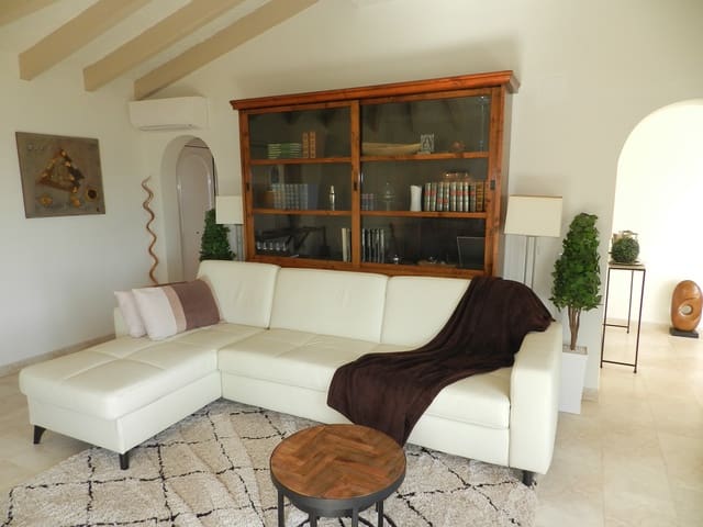 Villa/Maison de 1 chambre de location de vacances à Maryvilla, Calpe / Calp avec piscine garage - 824 € (Ref: 7471376)