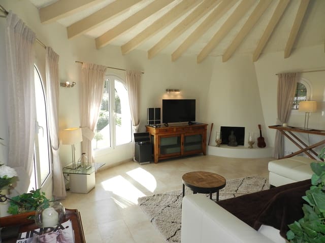 Villa/Maison de 1 chambre de location de vacances à Maryvilla, Calpe / Calp avec piscine garage - 824 € (Ref: 7471376)