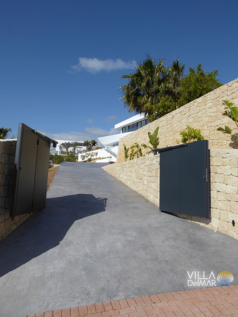 4 bedroom Villa for sale in Benissa with pool garage - € 2,900,000 (Ref: 7676847)
