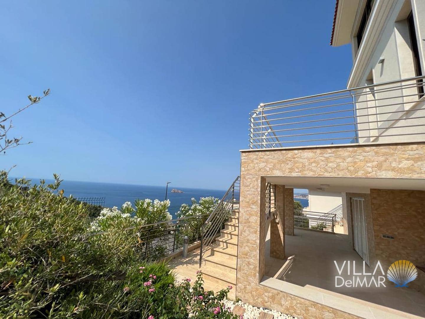 4 slaapkamer Villa te koop in Benidorm met zwembad garage - € 2.650.000 (Ref: 7897303)