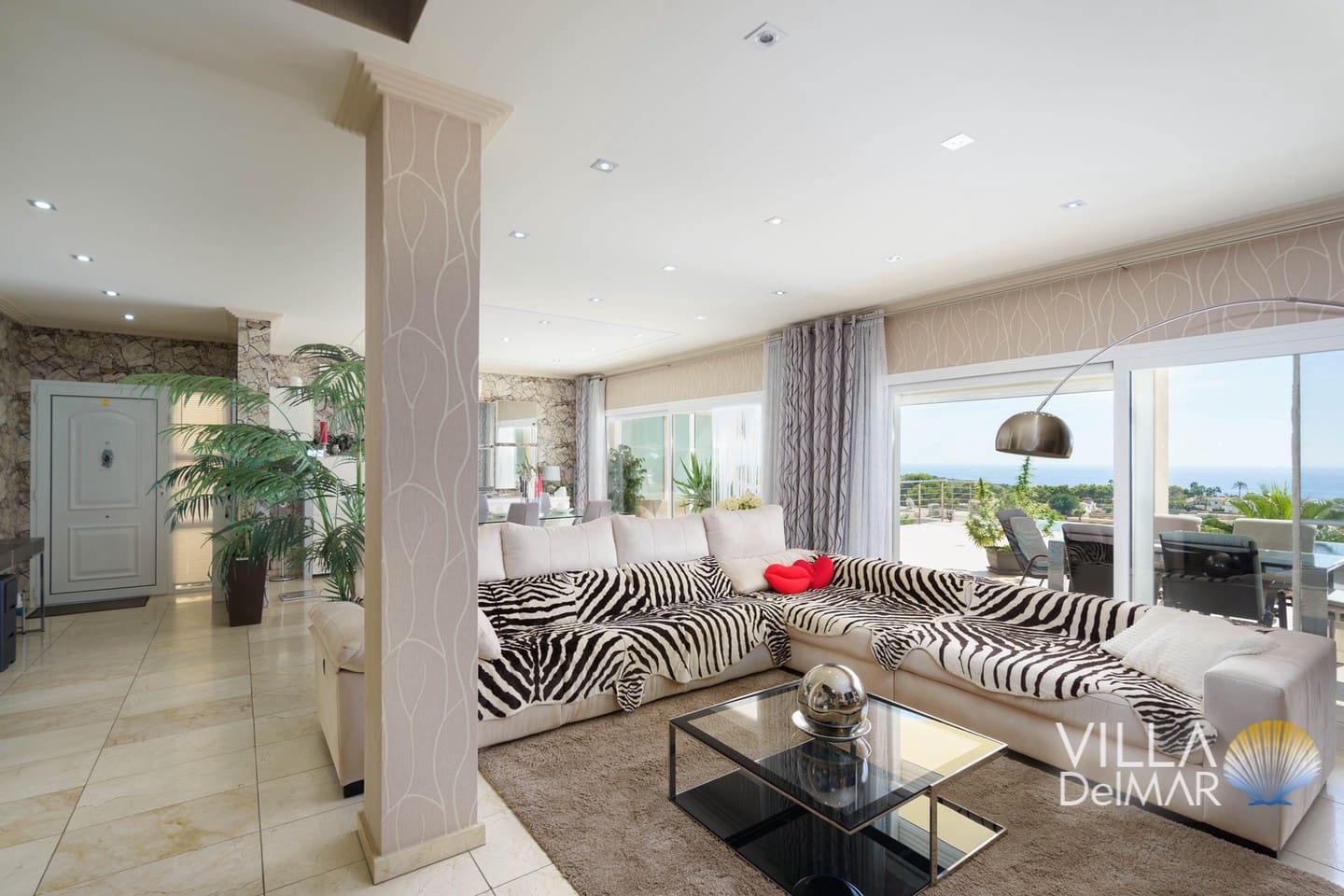 4 soveværelse Villa til salg i Calpe / Calp med swimmingpool garage - € 1.299.000 (Ref: 7921521)