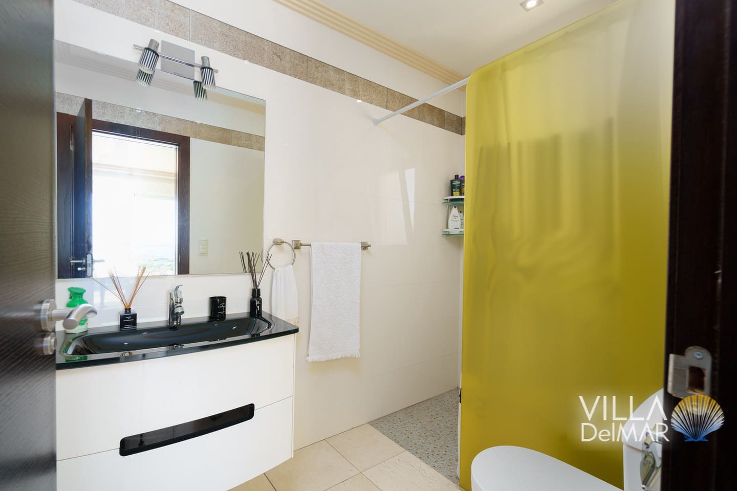 4 soveværelse Villa til salg i Calpe / Calp med swimmingpool garage - € 1.299.000 (Ref: 7921521)