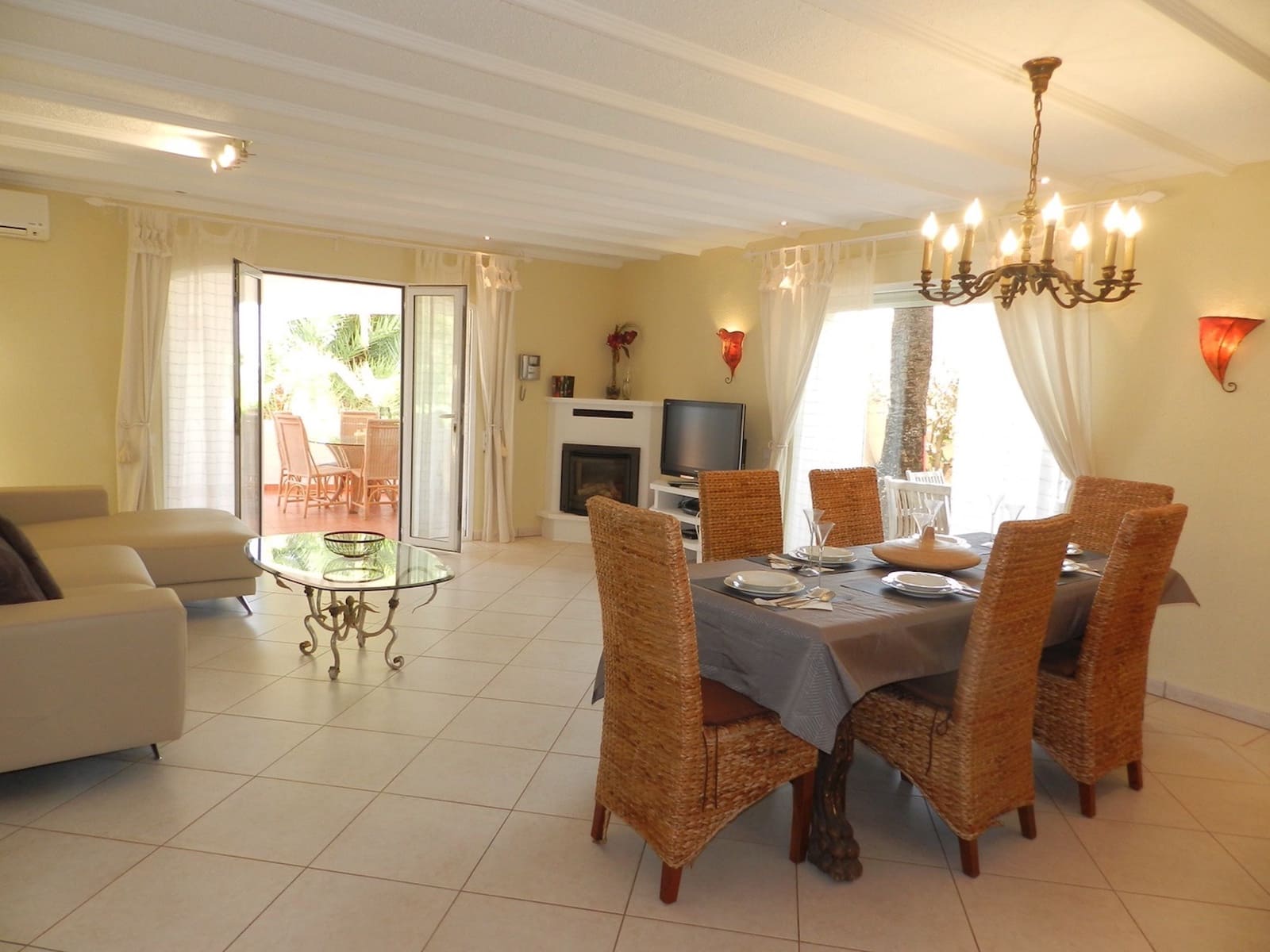 2 Zimmer Ferienvilla in Calpe / Calp mit Pool Garage - 824 € (Ref: 7981364)