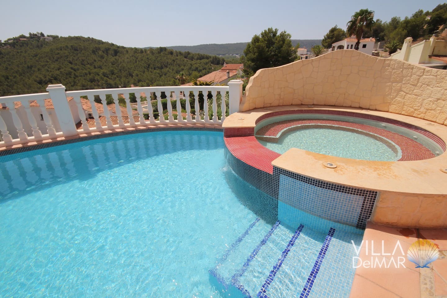 Chalet de 3 habitaciones en Javea / Xàbia en venta con piscina - 750.000 € (Ref: 7988008)