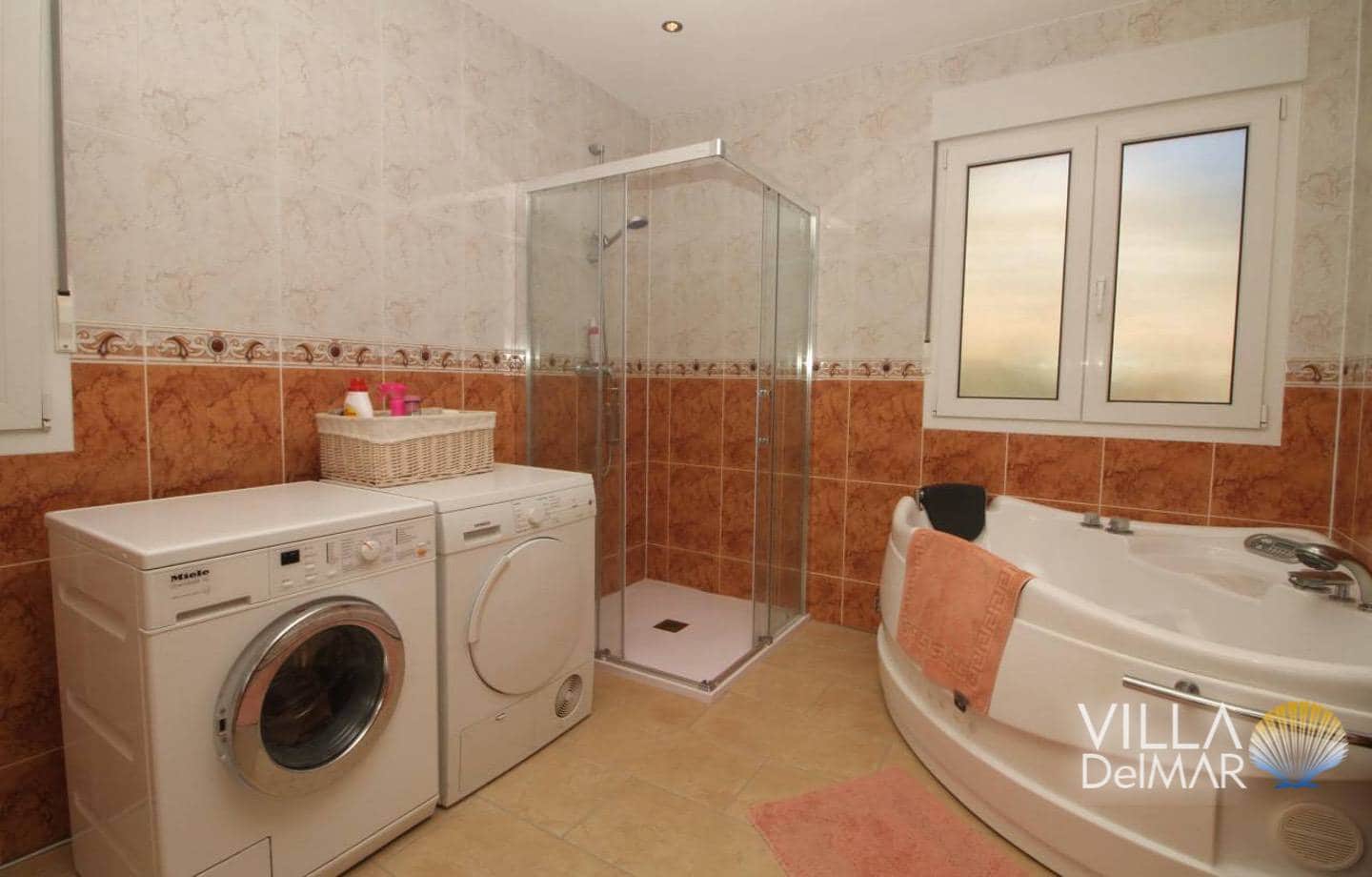 4 bedroom Villa for sale in Calpe / Calp with pool garage - € 785,000 (Ref: 8786124)