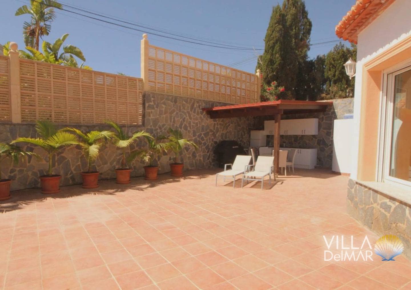 4 bedroom Villa for sale in Calpe / Calp with pool garage - € 785,000 (Ref: 8786124)