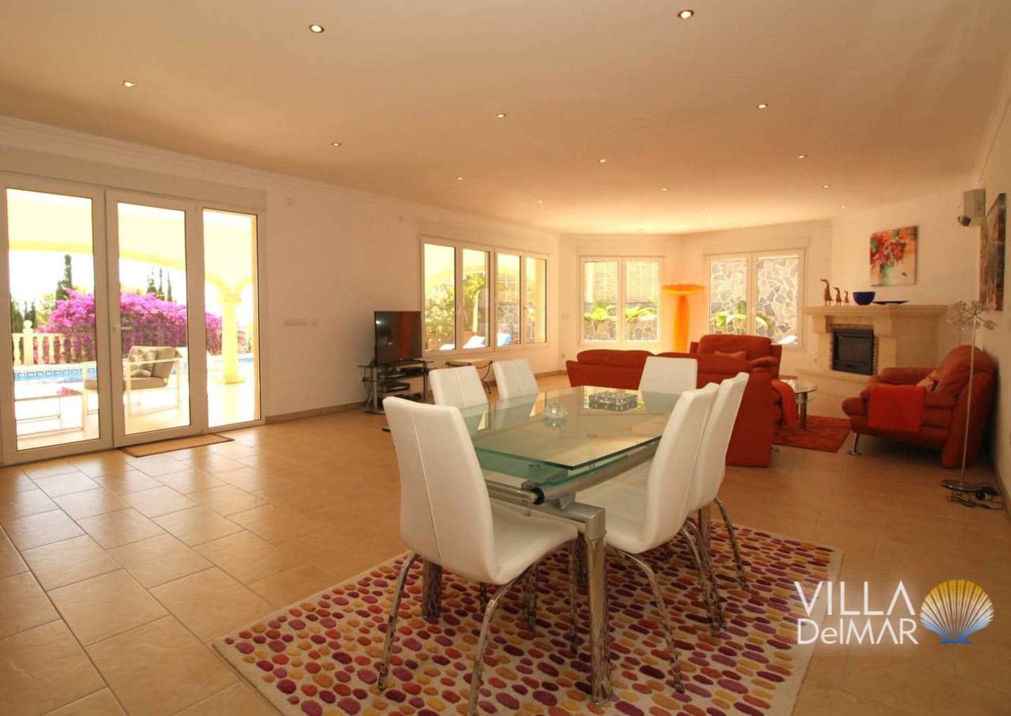 4 bedroom Villa for sale in Calpe / Calp with pool garage - € 785,000 (Ref: 8786124)