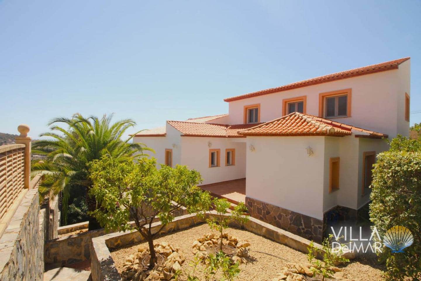 4 bedroom Villa for sale in Calpe / Calp with pool garage - € 785,000 (Ref: 8786124)