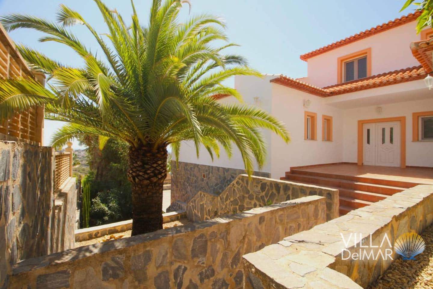 4 bedroom Villa for sale in Calpe / Calp with pool garage - € 785,000 (Ref: 8786124)
