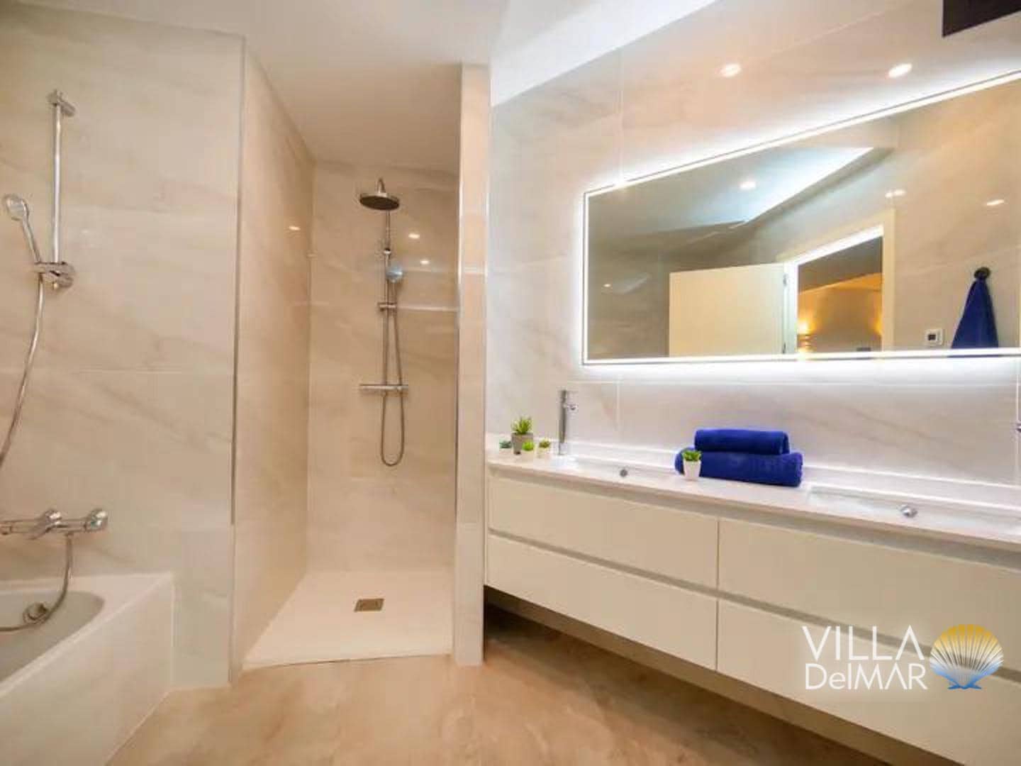 4 bedroom Villa for sale in Calpe / Calp with pool garage - € 1,025,000 (Ref: 8821859)