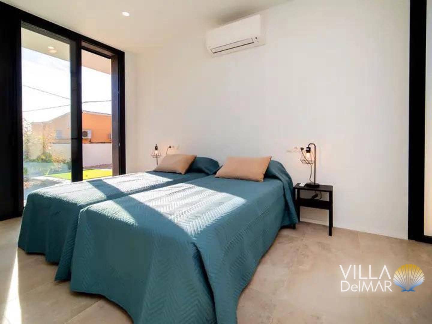 4 bedroom Villa for sale in Calpe / Calp with pool garage - € 1,025,000 (Ref: 8821859)