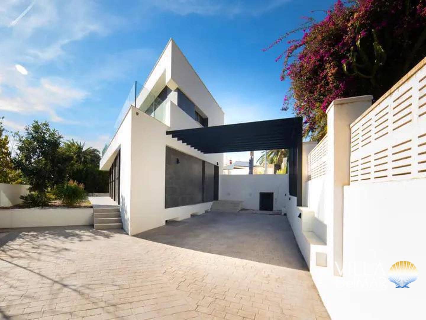4 bedroom Villa for sale in Calpe / Calp with pool garage - € 1,025,000 (Ref: 8821859)