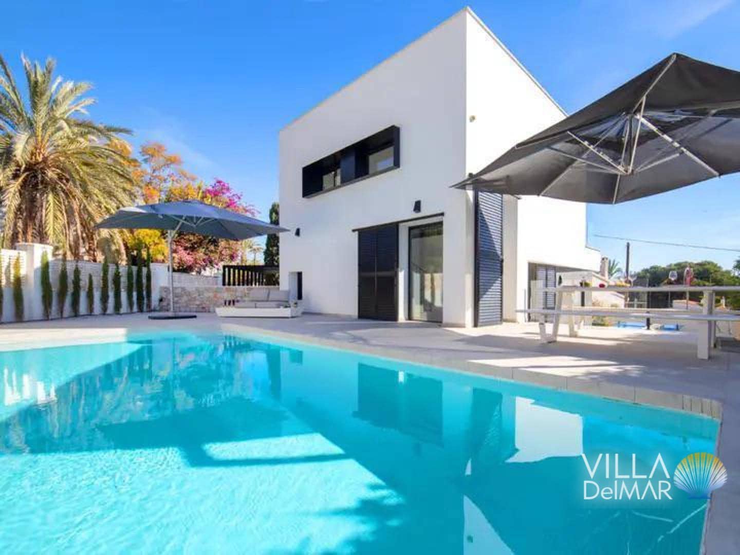 4 bedroom Villa for sale in Calpe / Calp with pool garage - € 1,025,000 (Ref: 8821859)