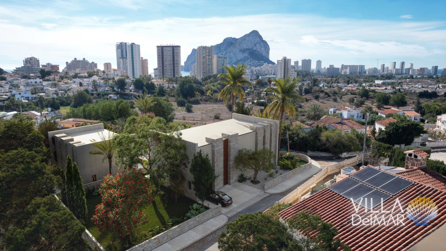 3 bedroom Villa for sale in Calpe / Calp with pool garage - € 1,099,000 (Ref: 8873909)