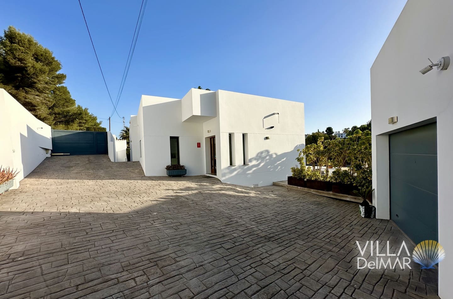 3 bedroom Villa for sale in Benissa with pool garage - € 895,000 (Ref: 8936510)