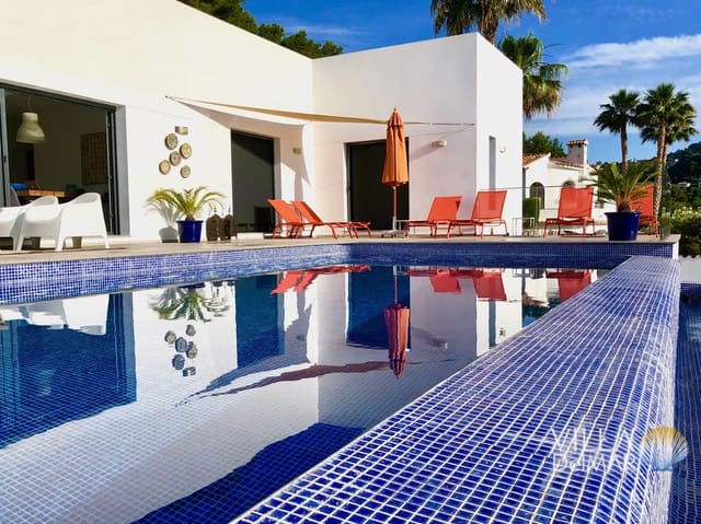 3 Zimmer Villa zu verkaufen in Benissa mit Pool Garage - 895.000 € (Ref: 8936510)