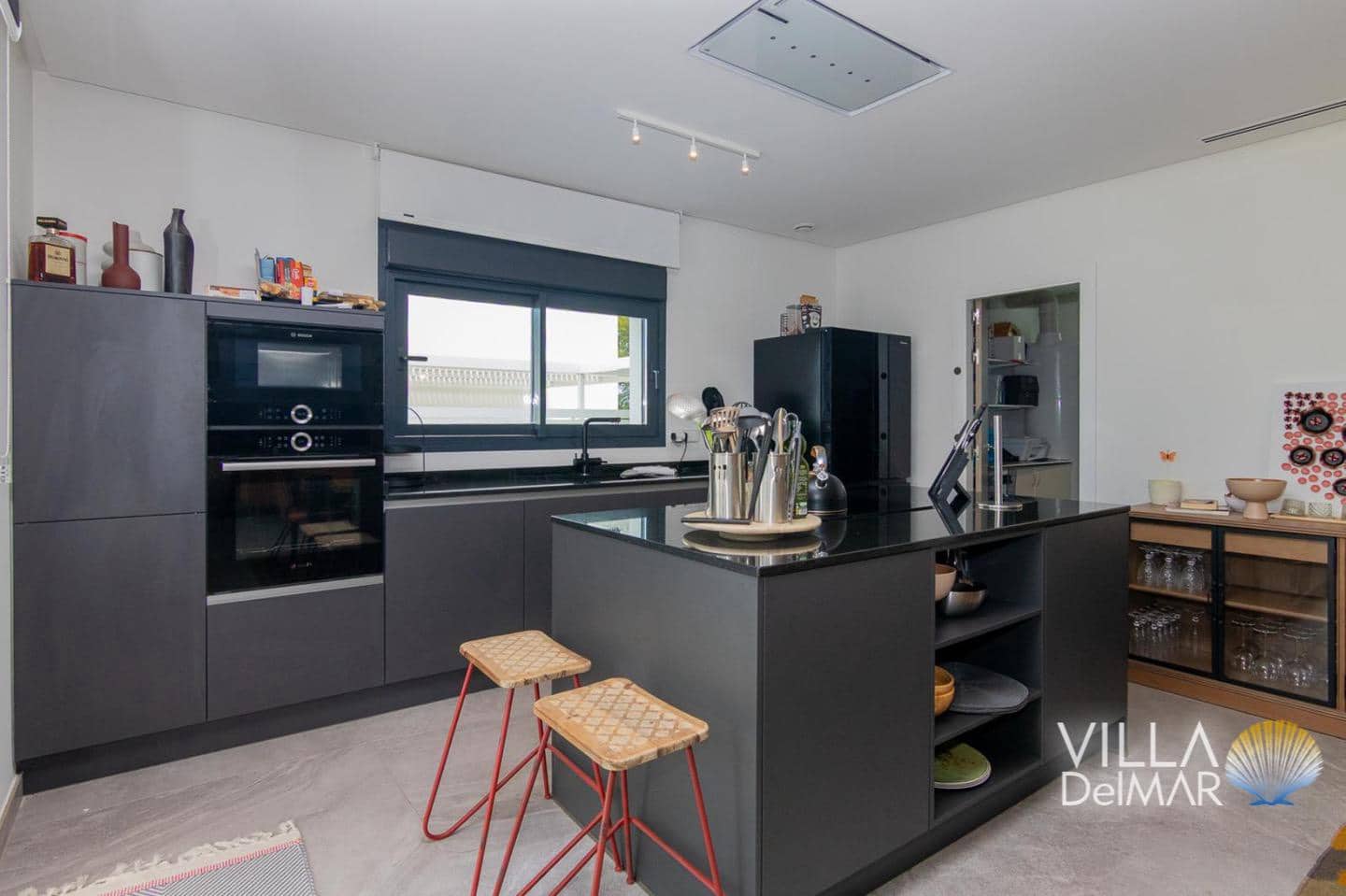 Chalet de 3 habitaciones en Dénia en venta con piscina garaje - 870.000 € (Ref: 9263971)