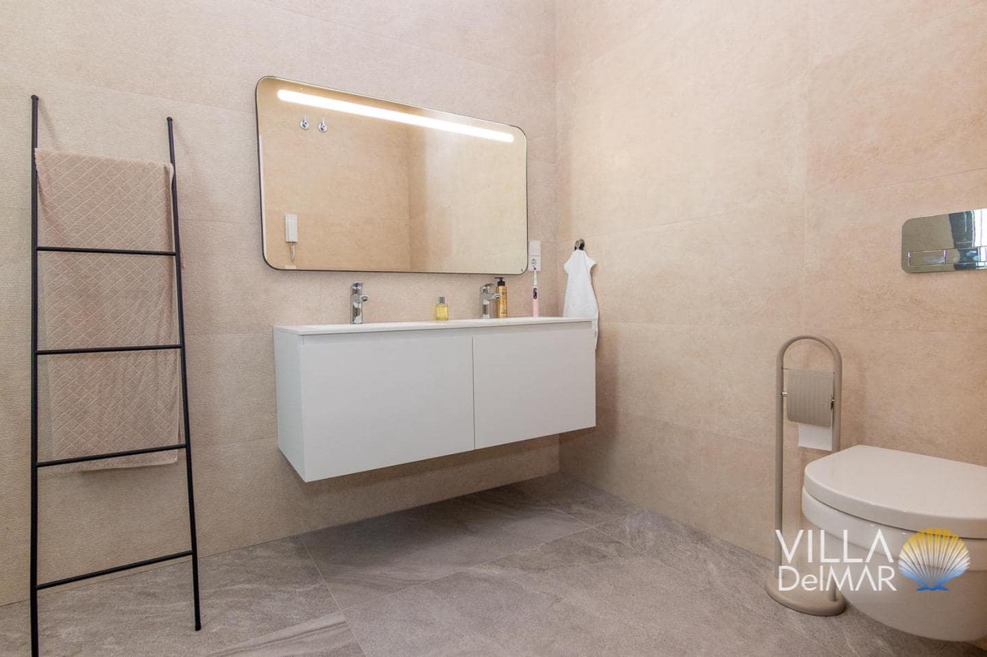 Chalet de 3 habitaciones en Dénia en venta con piscina garaje - 870.000 € (Ref: 9263971)