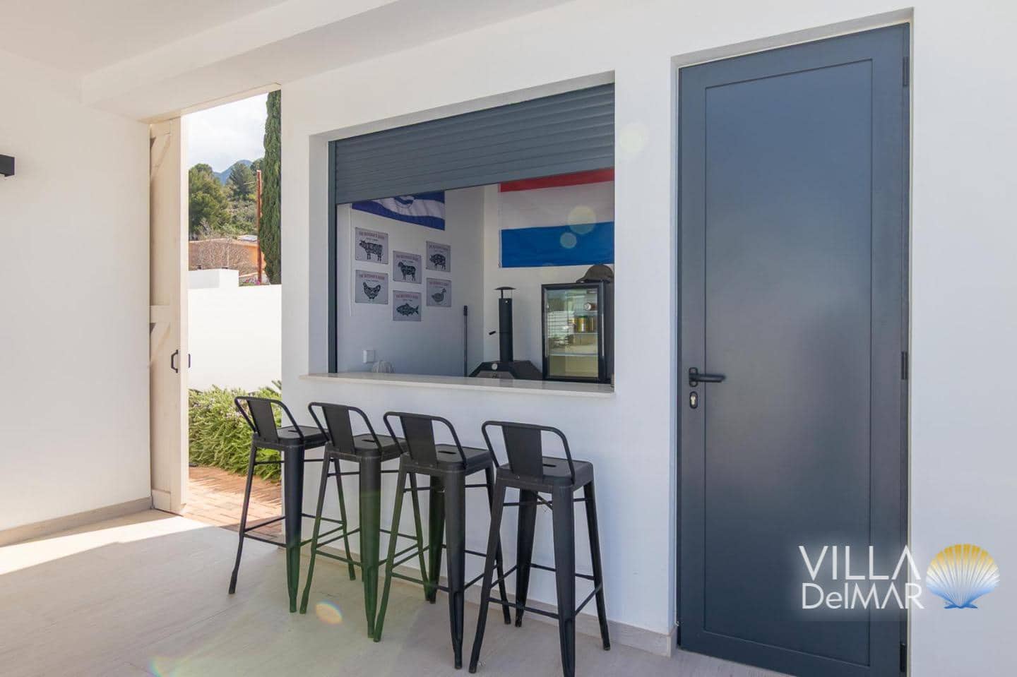 Chalet de 3 habitaciones en Dénia en venta con piscina garaje - 870.000 € (Ref: 9263971)