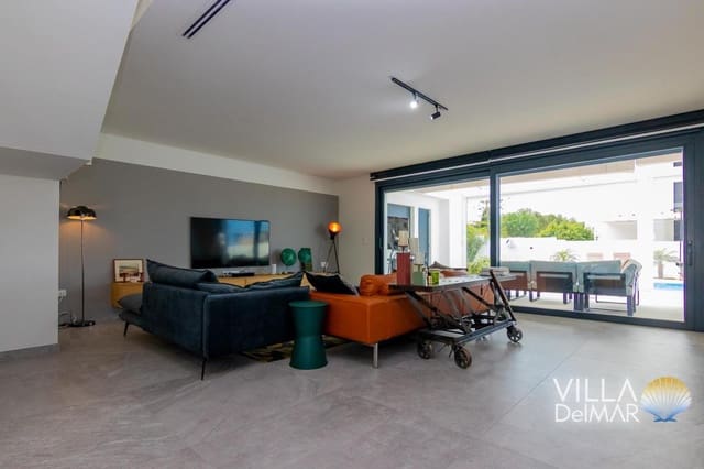 Chalet de 3 habitaciones en Dénia en venta con piscina garaje - 870.000 € (Ref: 9263971)