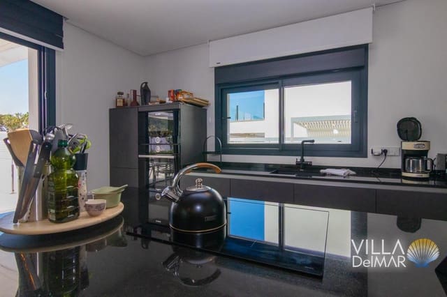 Chalet de 3 habitaciones en Dénia en venta con piscina garaje - 870.000 € (Ref: 9263971)