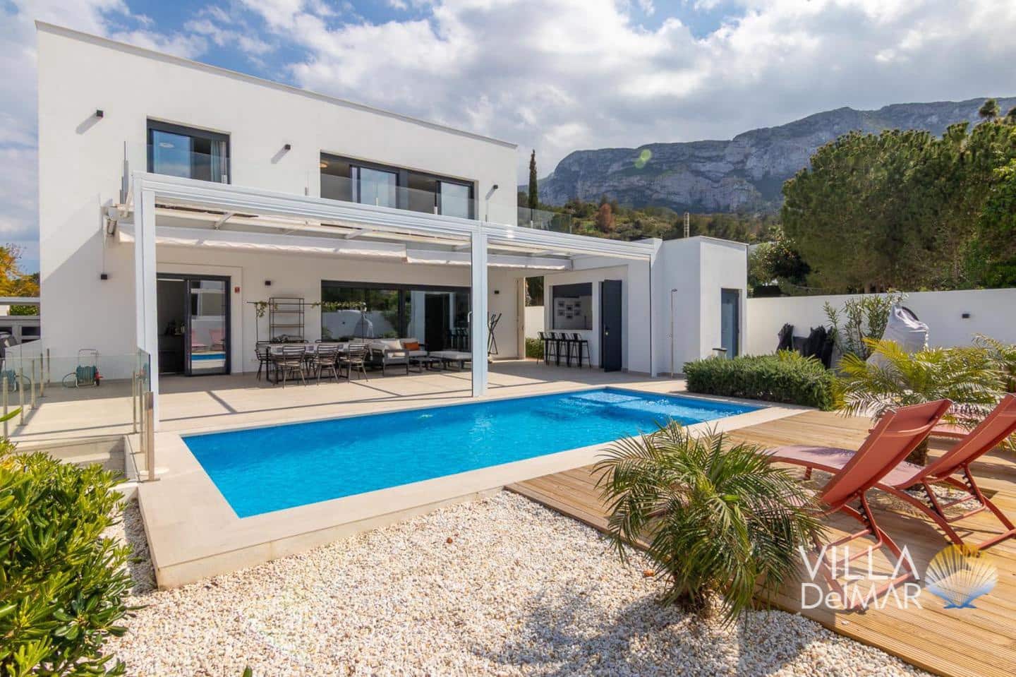 Chalet de 3 habitaciones en Dénia en venta con piscina garaje - 870.000 € (Ref: 9263971)