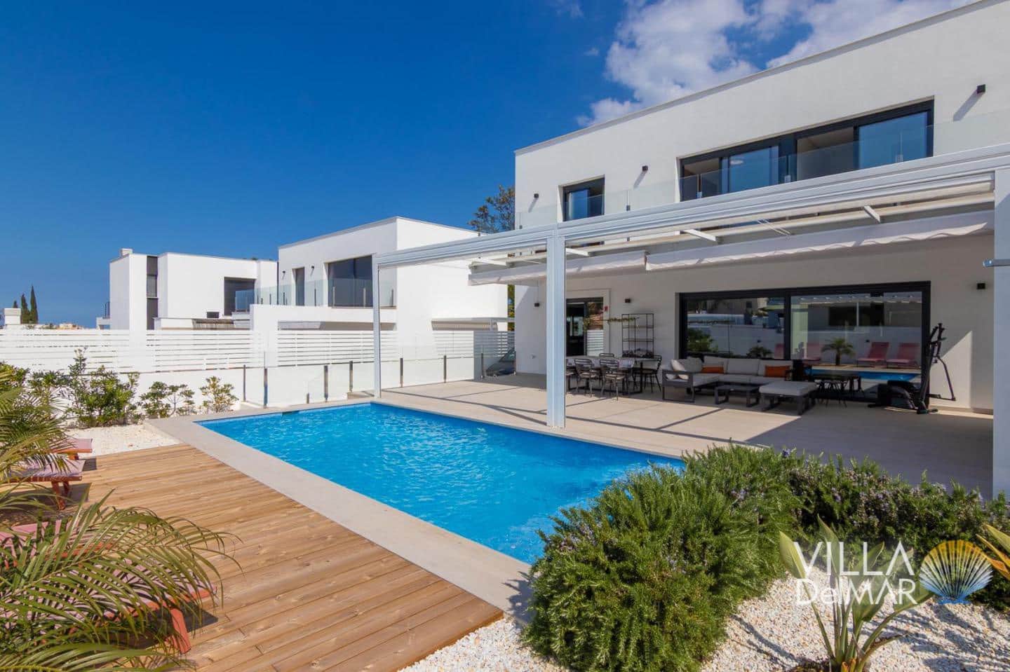 Chalet de 3 habitaciones en Dénia en venta con piscina garaje - 870.000 € (Ref: 9263971)