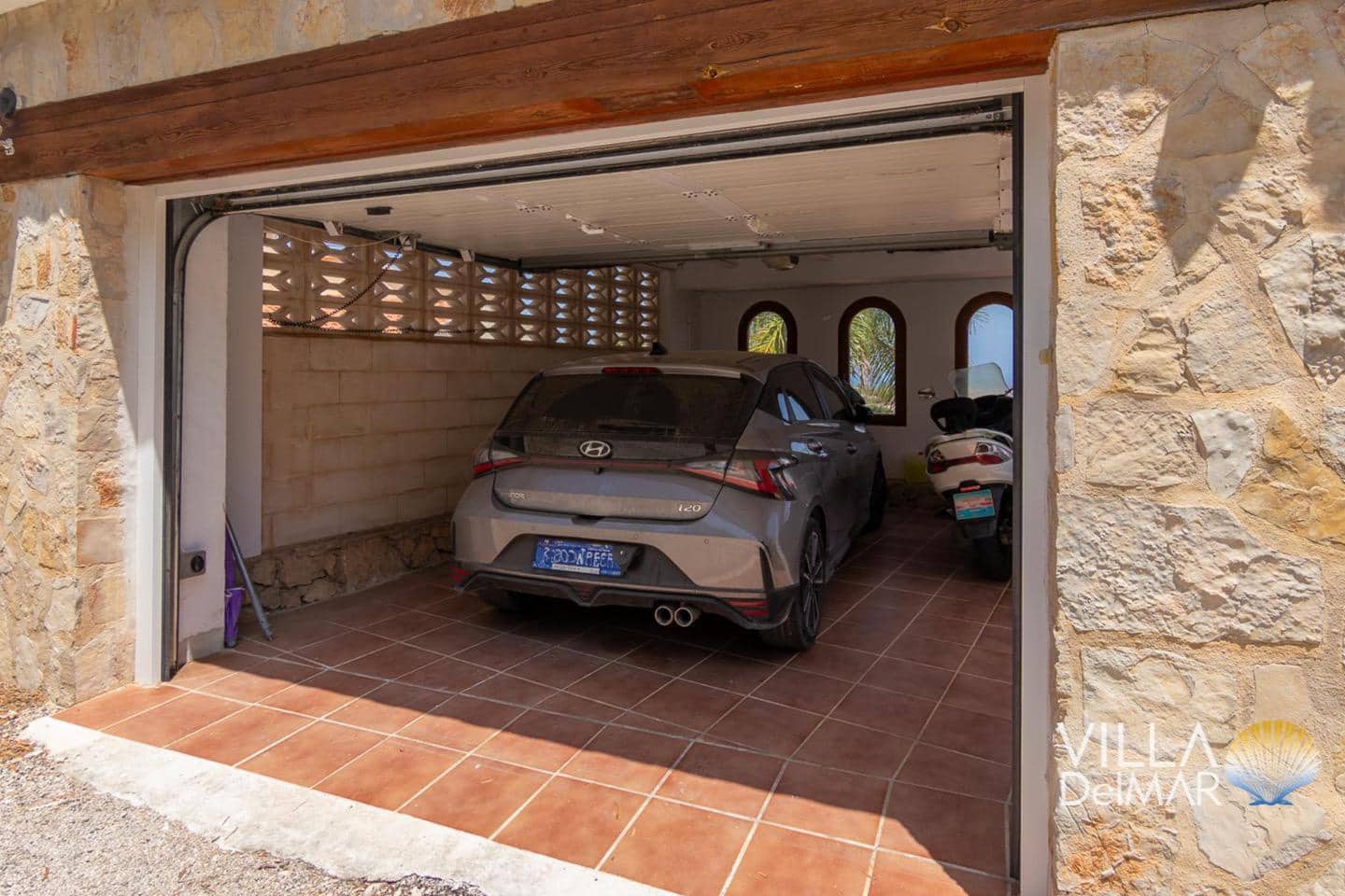 4 bedroom Villa for sale in Denia with pool garage - € 595,000 (Ref: 9265681)