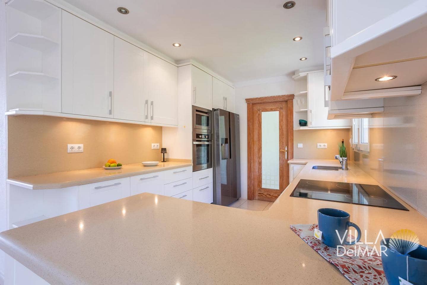 4 bedroom Villa for sale in Denia with pool garage - € 995,000 (Ref: 9378771)